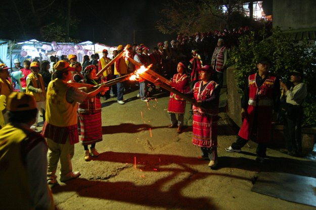 Saisiat welcome with torches